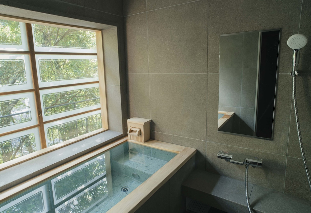 茜 バスルーム0 | おちあいろう