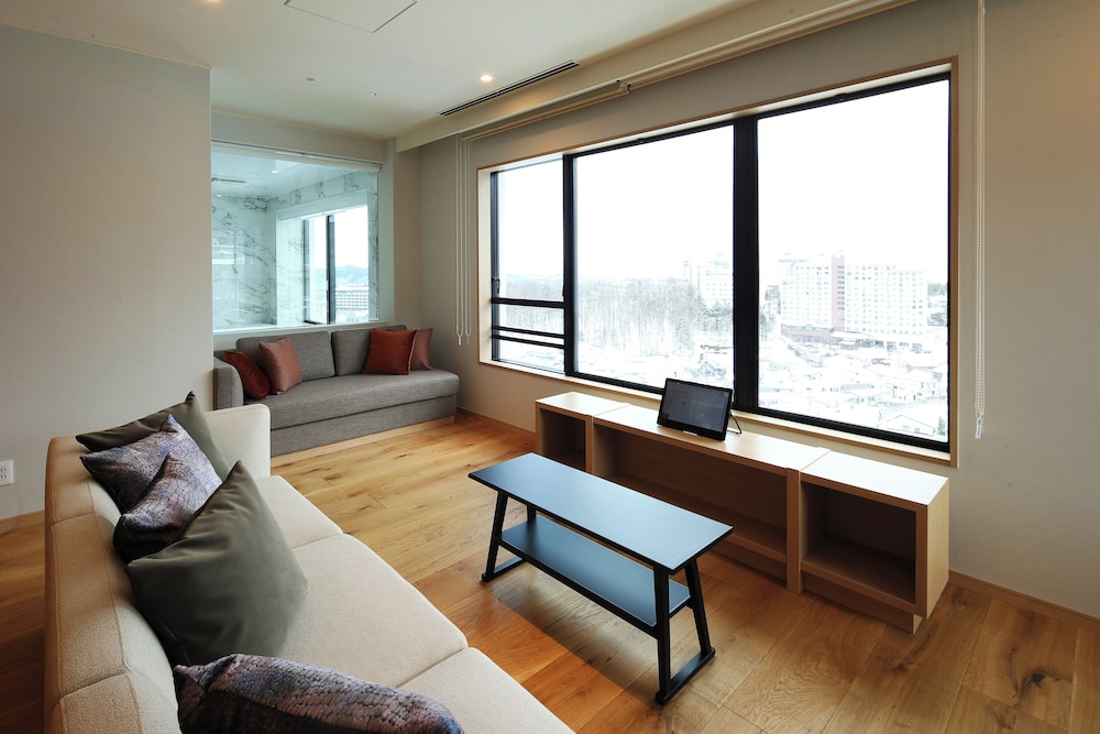 【最上階16階/絶景ビューバス付】SAKURA or ASAMA Suite 部屋からの景観0 | 草津温泉 ホテル櫻井