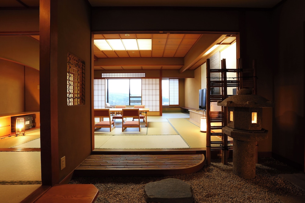 草津一望の高層階&数奇屋造り 新客殿 特別室 (禁煙) 客室3 | 草津温泉 ホテル櫻井