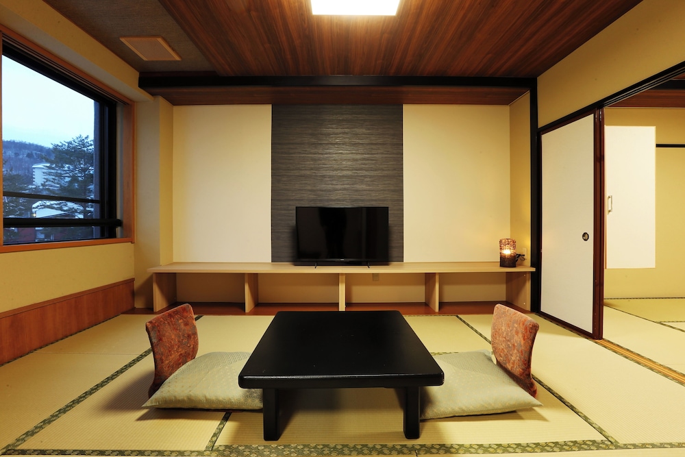 ホテル櫻井で一番予約の多い部屋 本客殿 次の間付 (禁煙) 客室1 | 草津温泉 ホテル櫻井