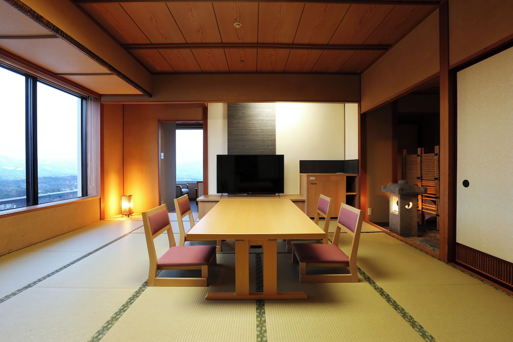 草津一望の高層階&数奇屋造り 新客殿 特別室 (禁煙) | 草津温泉 ホテル櫻井