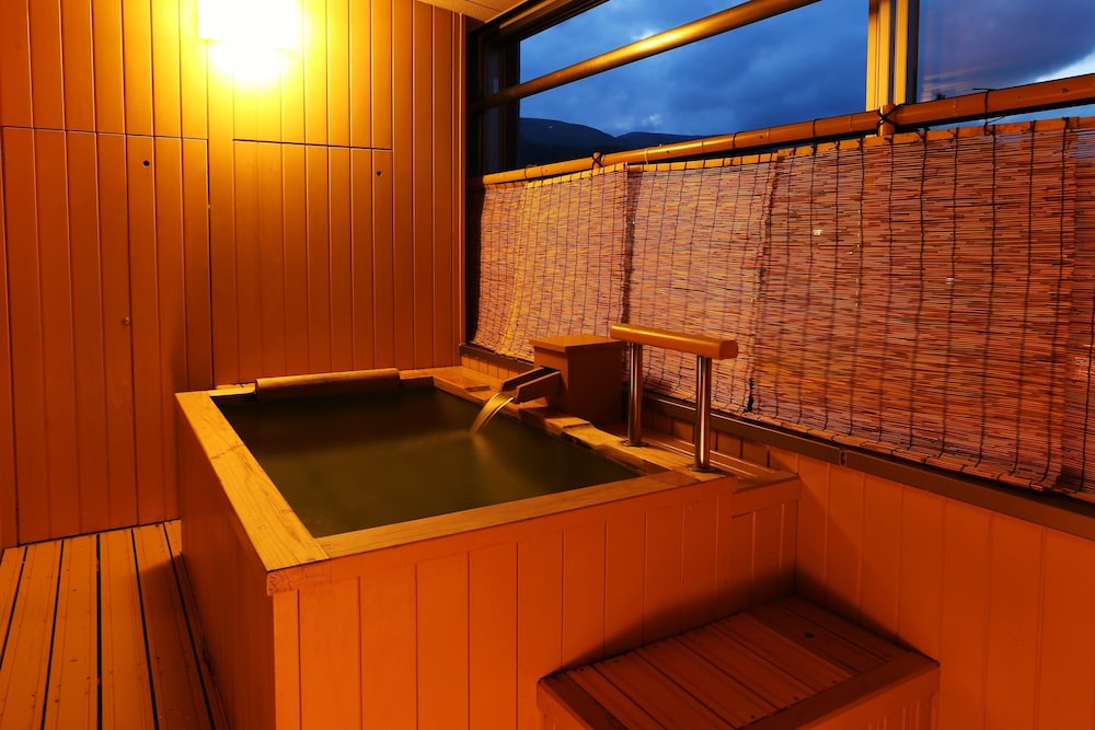 露天風呂付客室 (禁煙) バスルーム1 | 草津温泉 ホテル櫻井