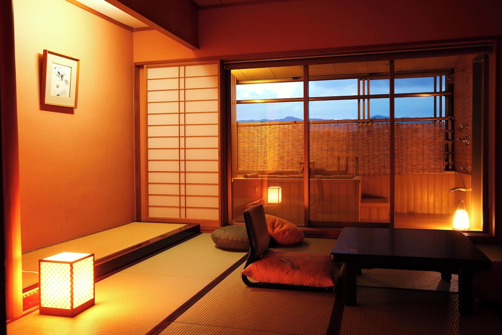 露天風呂付客室 (禁煙) 客室2 | 草津温泉 ホテル櫻井