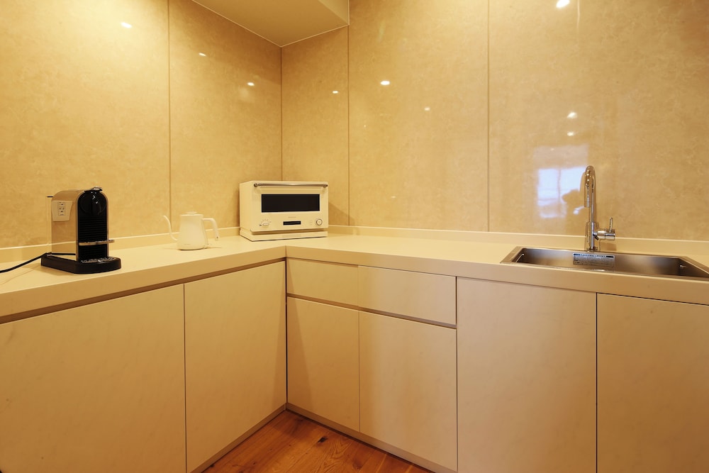【最上階16階/絶景ビューバス付】SAKURA or ASAMA Suite 専用キッチン1 | 草津温泉 ホテル櫻井