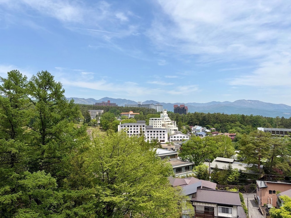 リピーター率No.1! 数奇屋造り 新客殿 一般客室 (禁煙) バルコニーからの眺望0 | 草津温泉 ホテル櫻井