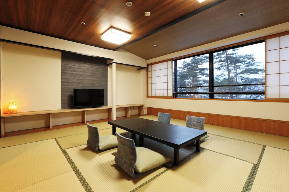 ホテル櫻井で一番予約の多い部屋 本客殿 次の間付 (禁煙) 客室3 | 草津温泉 ホテル櫻井