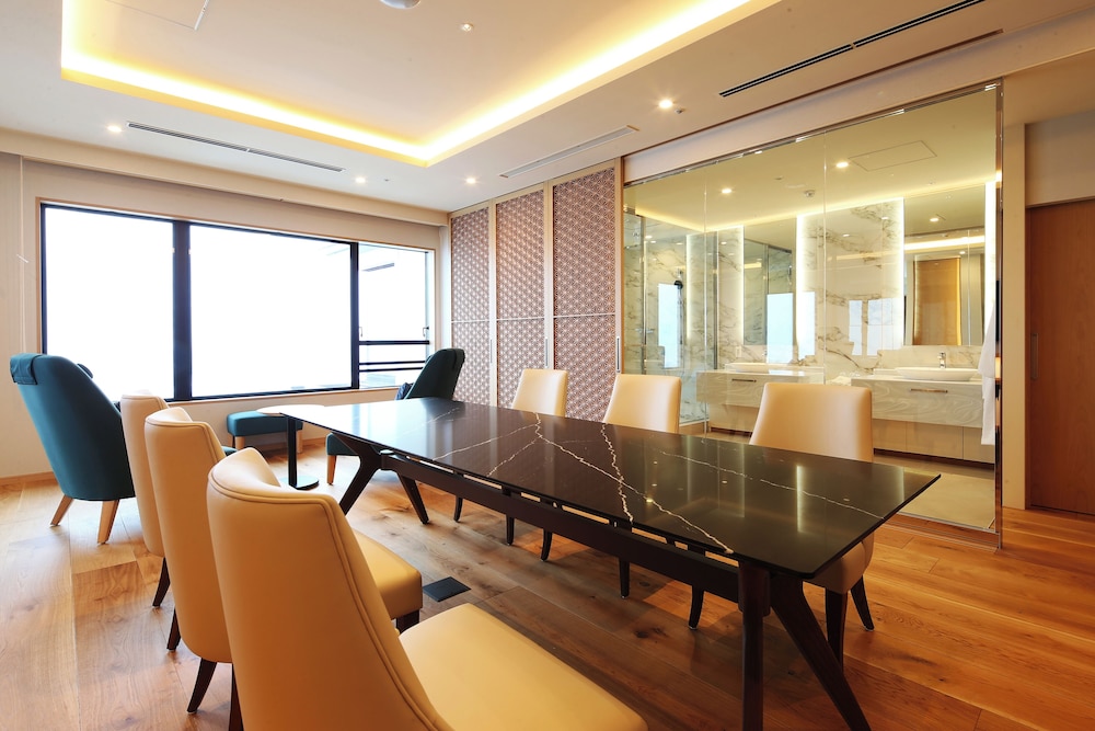 【最上階16階/絶景ビューバス付】SAKURA or ASAMA Suite | 草津温泉 ホテル櫻井