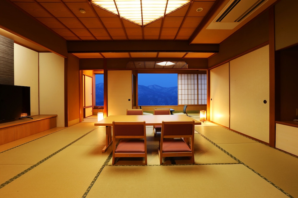 リピーター率No.1! 数奇屋造り 新客殿 一般客室 (禁煙) | 草津温泉 ホテル櫻井