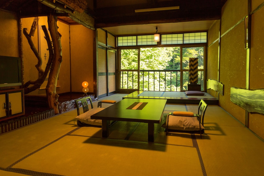 客室1 | 本家伴久