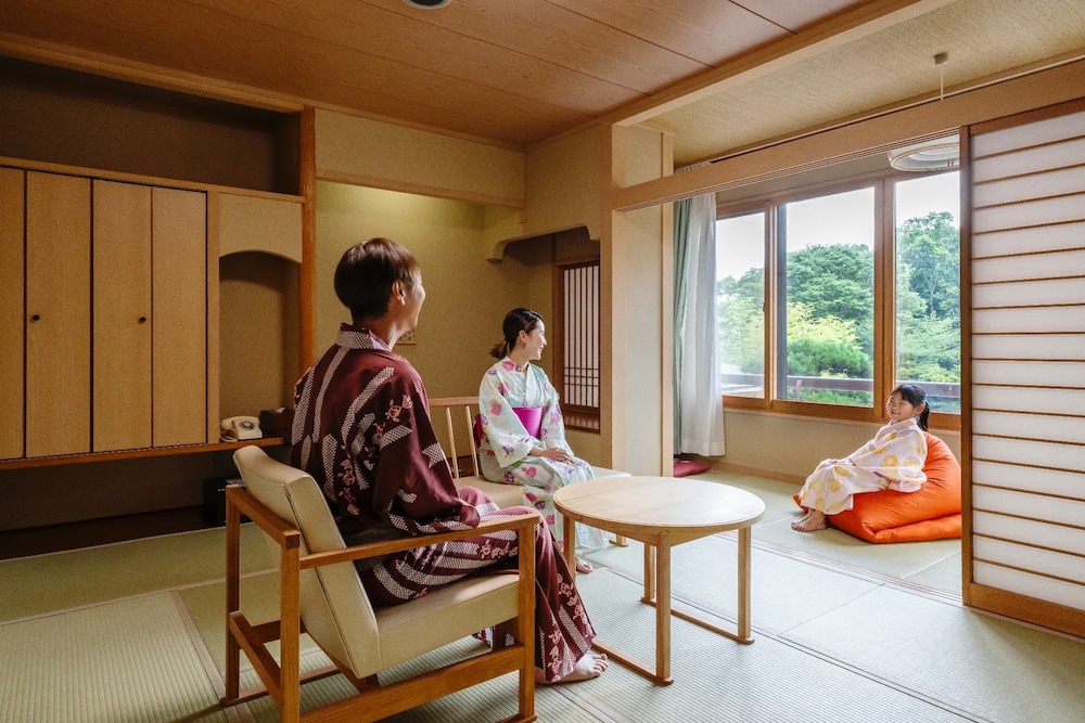 和室 (お食事場所:ダイニング) 客室1 | 如心の里 ひびき野