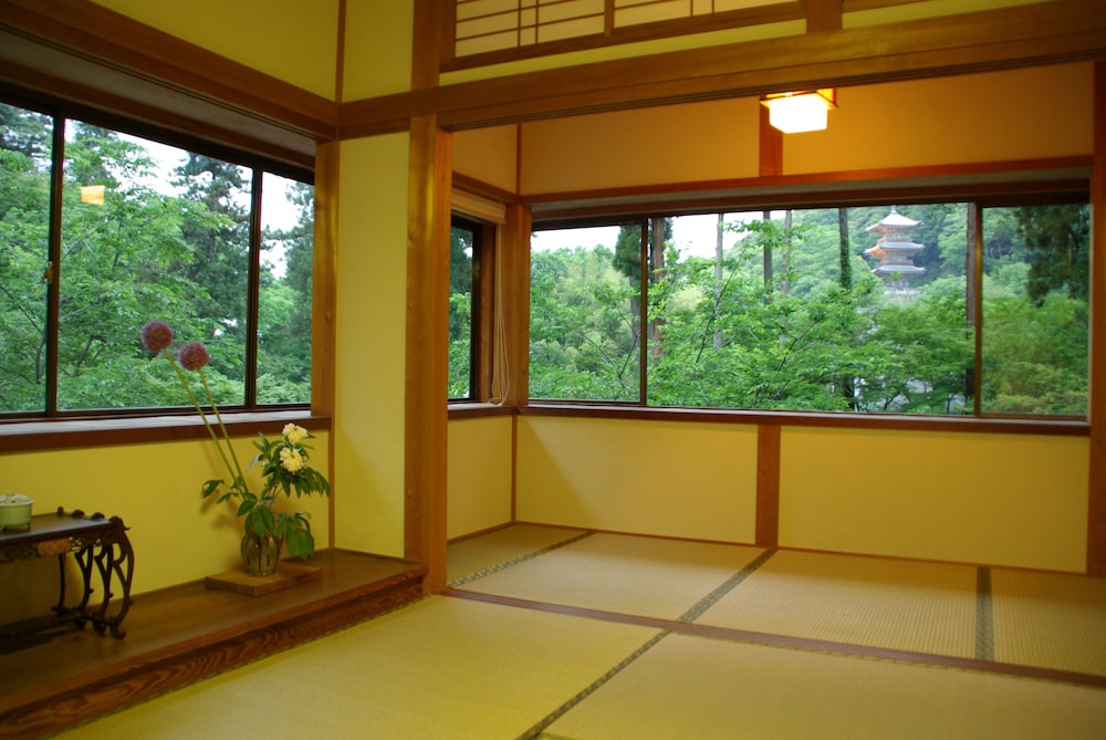 和室　共用バスルーム マウンテン ビュー0 | 紅葉館