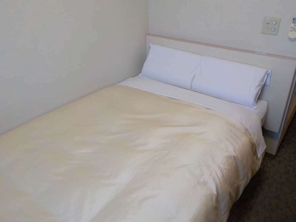 エコノミー ダブルルーム 喫煙可 客室3 | ホテルクラウンヒルズ勝田