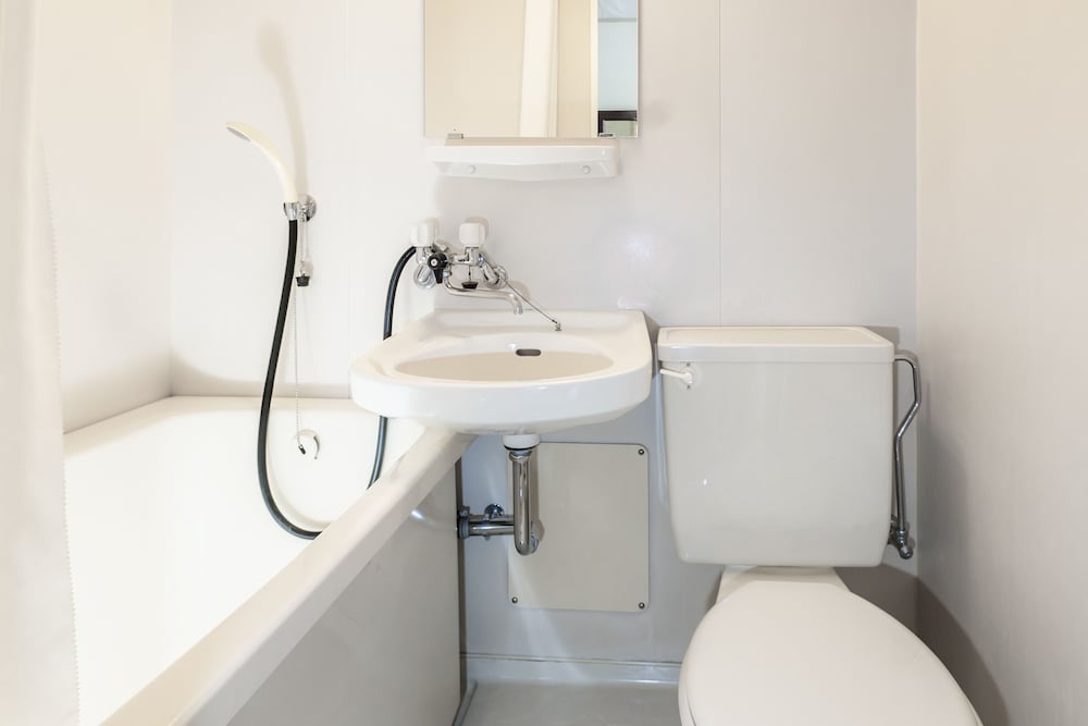 ツインルーム 喫煙可 バスルーム0 | Tabist ビジネスホテル末広 松山