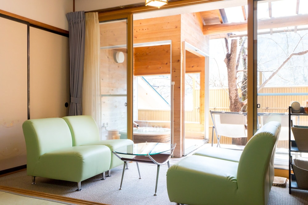 和室 露天風呂付き 禁煙 | 中尾山温泉　松仙閣