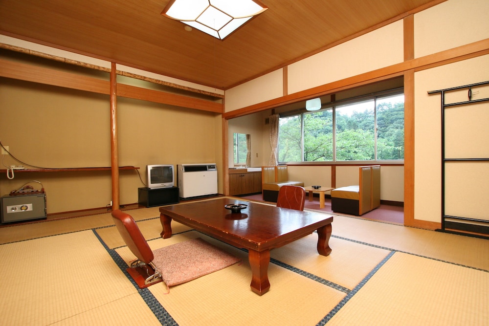客室1 | 中尾山温泉　松仙閣