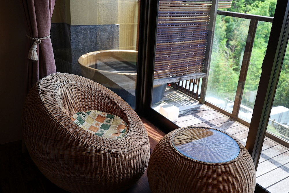 温泉露天つき和室10帖 客室4 | リゾートヒルズ豊浜 蒼空の風