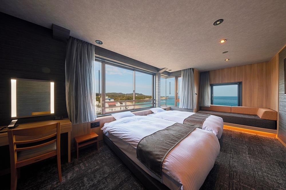 デラックス スイート オーシャンビュー 客室8 | リゾートヒルズ豊浜 蒼空の風