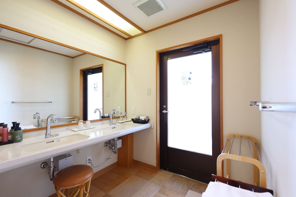 和洋特別室　露天風呂付 ベッド2台、布団5組 客室7 | リゾートヒルズ豊浜 蒼空の風