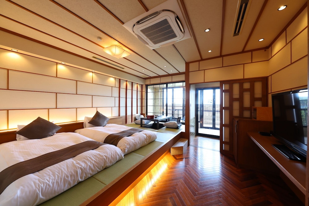 洋風和室 露天風呂付 客室1 | リゾートヒルズ豊浜 蒼空の風