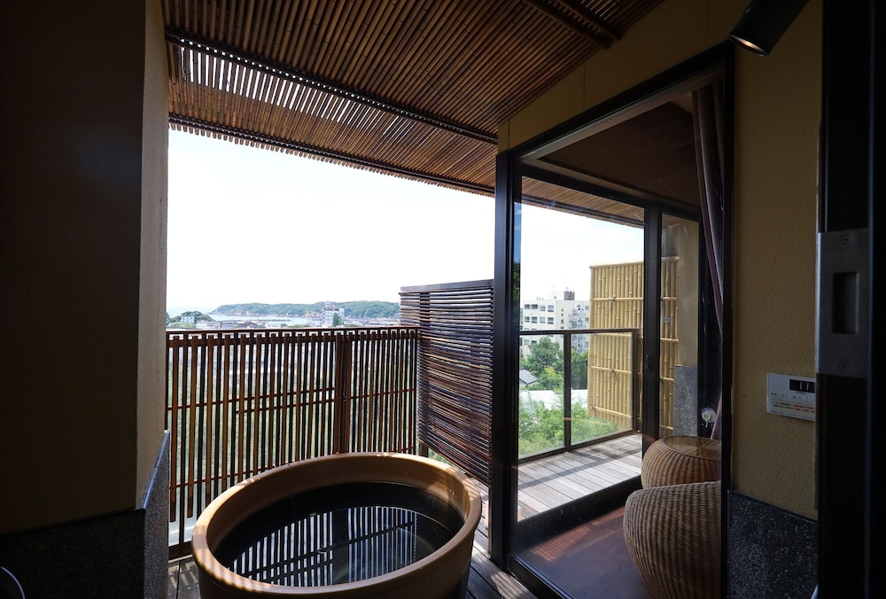 温泉露天つき和室10帖 客室3 | リゾートヒルズ豊浜 蒼空の風