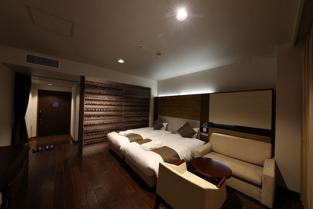 テラス付スーペリアツイン（ Wi-Fi可） 客室2 | リゾートヒルズ豊浜 蒼空の風