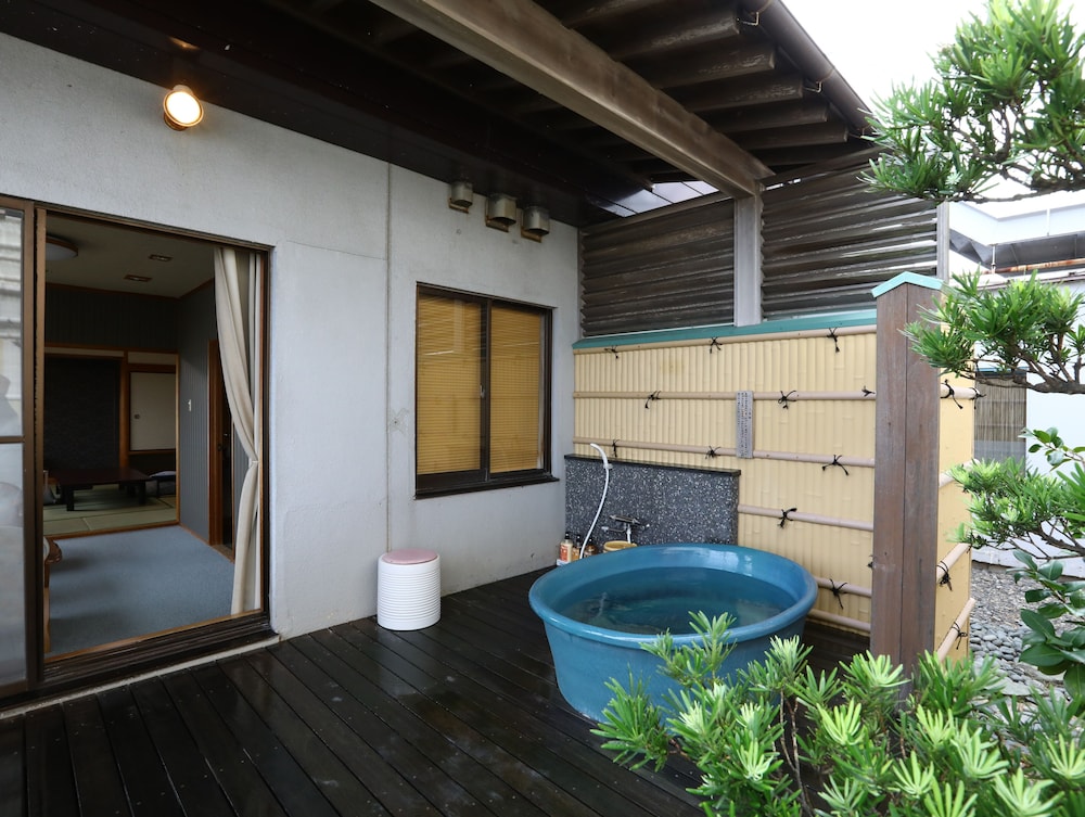 坪庭露天風呂付特別室 客室3 | リゾートヒルズ豊浜 蒼空の風