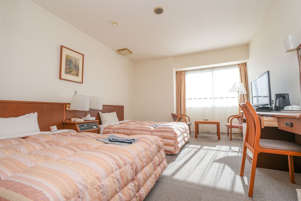 スーペリア ツインルーム 禁煙 客室13 | 天童セントラルホテル