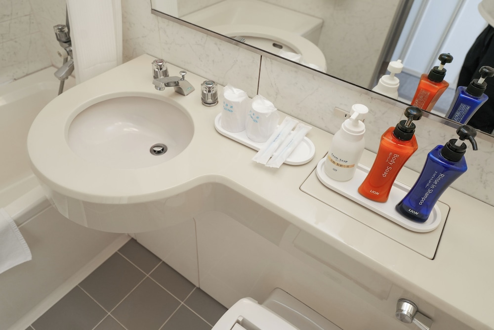 デラックス ダブルルーム 禁煙 バスルーム2 | 天童セントラルホテル