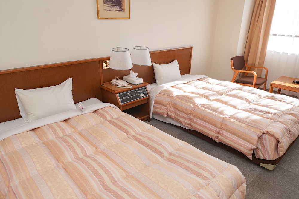 スーペリア ツインルーム 禁煙 客室14 | 天童セントラルホテル