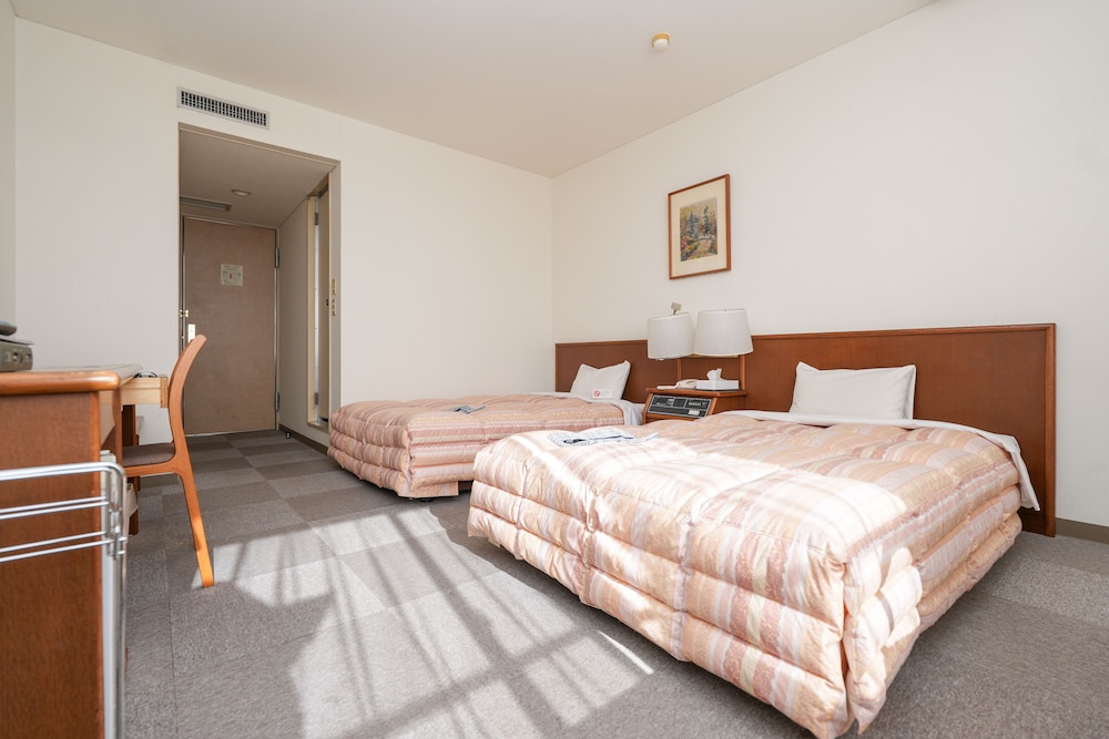 スーペリア ツインルーム 禁煙 客室12 | 天童セントラルホテル