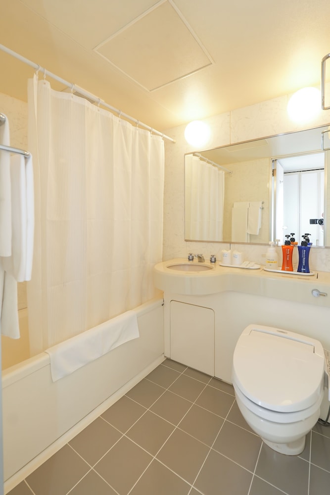 セミダブルルーム 禁煙 バスルーム0 | 天童セントラルホテル