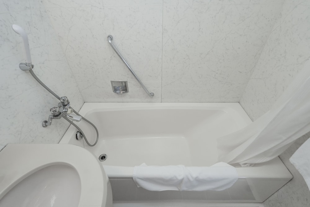 スーペリア ツインルーム 禁煙 バスルーム3 | 天童セントラルホテル