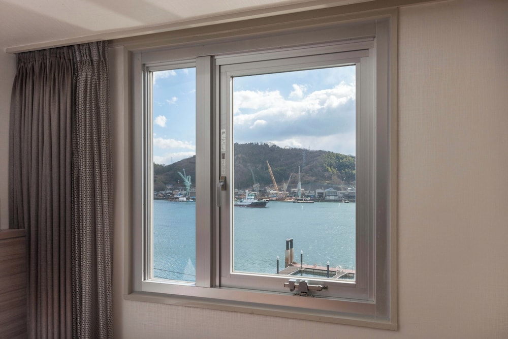 ツインルーム 禁煙 客室2 | 尾道ロイヤルホテル