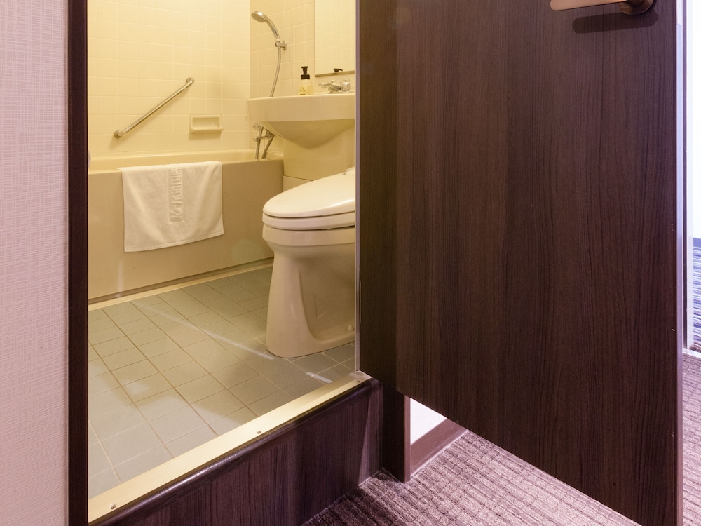 スタンダード シングルルーム セミダブルベッド 1 台 禁煙 バスルーム0 | 尾道国際ホテル