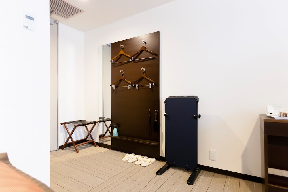 スタンダード シングルルーム セミダブルベッド 1 台 禁煙 リビング エリア0 | 尾道国際ホテル