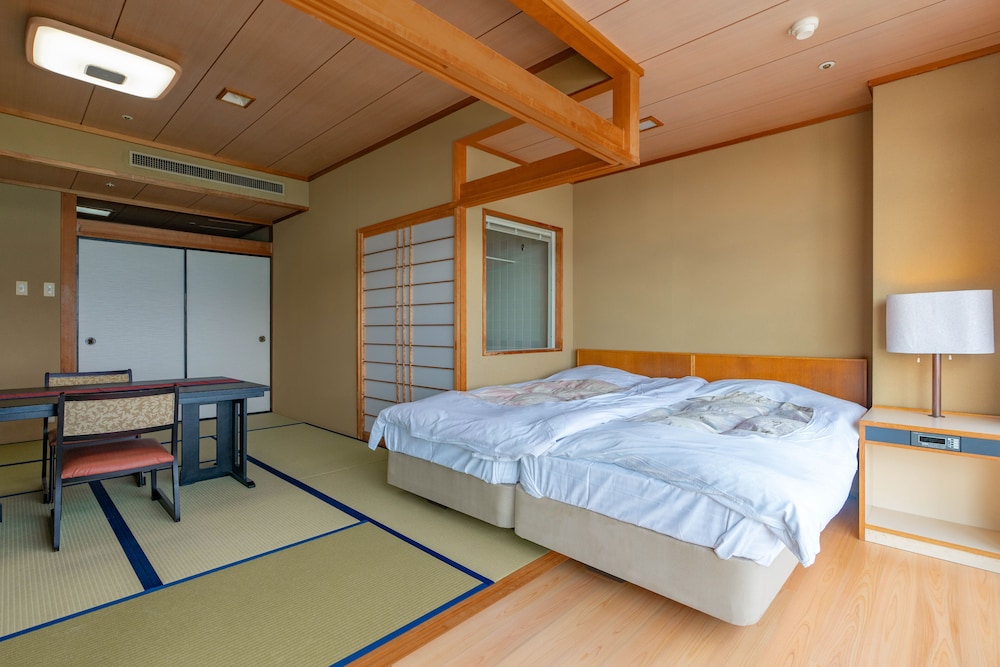 コンフォート ツインルーム 客室1 | 熱川館