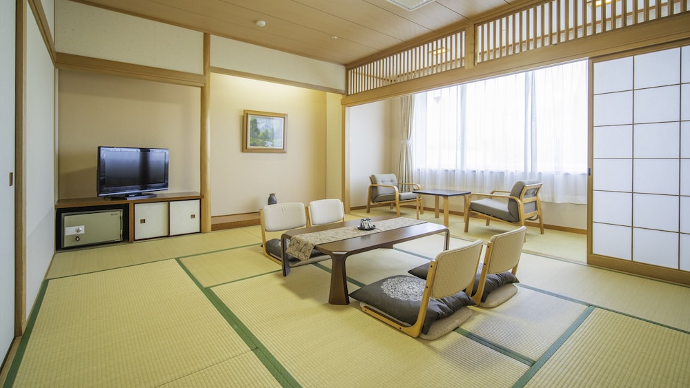 トラディショナル ルーム 5 ベッドルーム 禁煙 | セリーズ