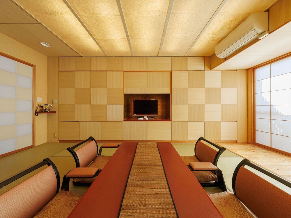 3階特別室 [梧桐] 10畳和室 禁煙 客室1 | 美ケ原温泉　追分屋旅館