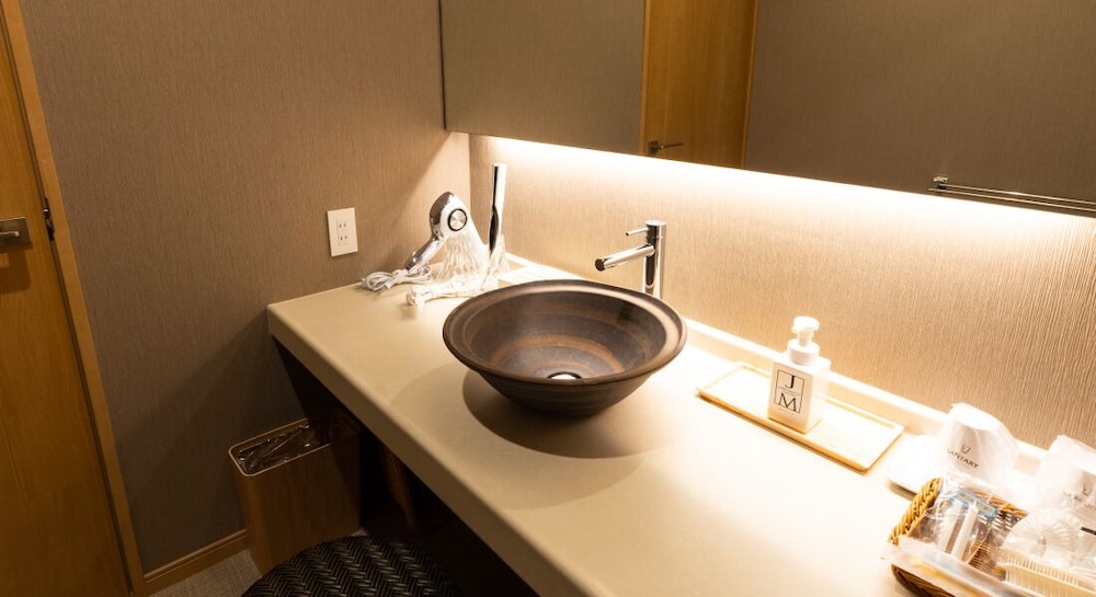 紫紺 (露天風呂付・和モダン洋室ツイン) 禁煙 バスルームのシンク0 | フォレストリゾート ホテル城山