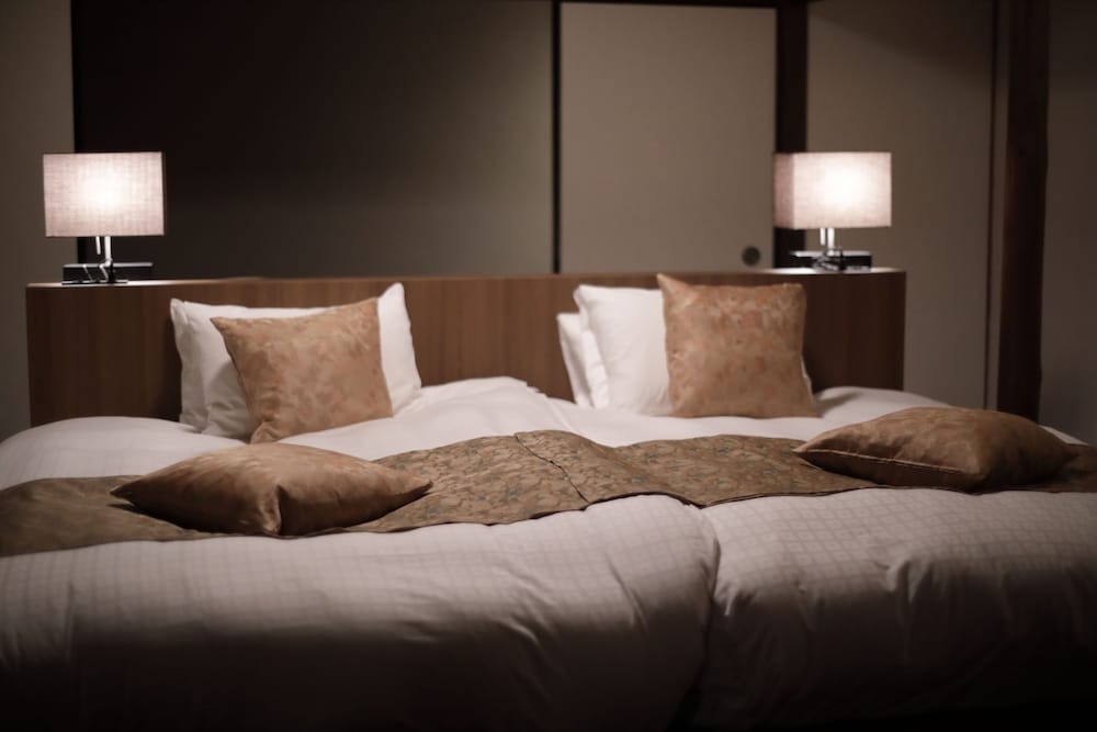 スタンダード スイート 1 ベッドルーム 禁煙 テラス 客室8 | 坂聖・玉樟園