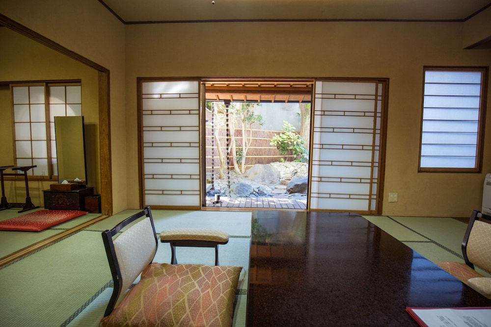 和室 露天風呂付 本館 客室2 | 坂聖・玉樟園