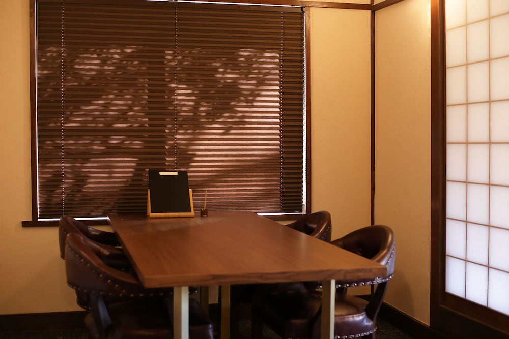 スタンダード スイート 1 ベッドルーム 禁煙 テラス 客室1 | 坂聖・玉樟園