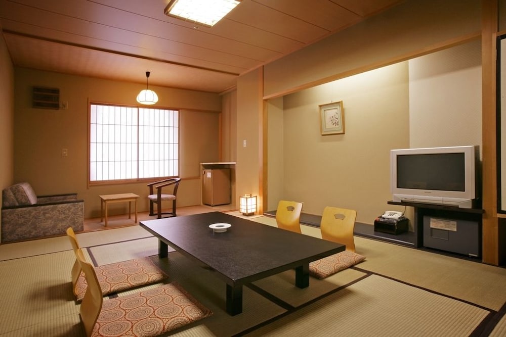 客室1 | 愛真館