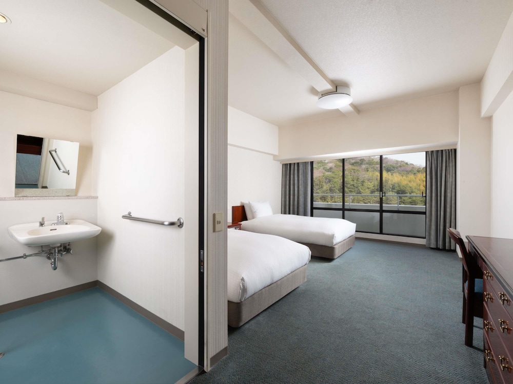 クラシック ルーム シングルベッド 2 台 マウンテンビュー | メルキュール高知土佐リゾート & スパ