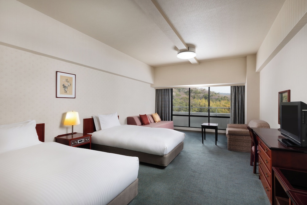 クラシック ルーム シングルベッド 2 台 マウンテンビュー 客室1 | メルキュール高知土佐リゾート & スパ