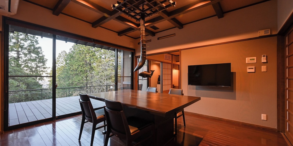 囲炉裏 和洋室　禁煙 | 風の谷の庵