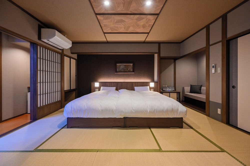 ダイニングルーム　喫煙 客室4 | 風の谷の庵