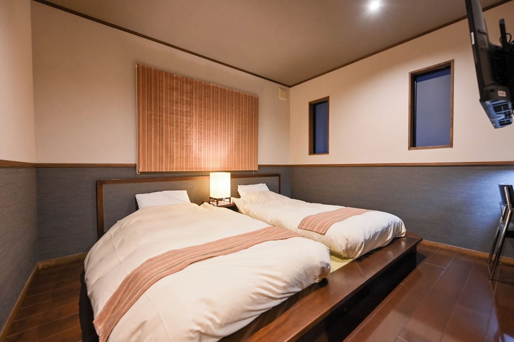 囲炉裏 和洋室　喫煙 客室2 | 風の谷の庵