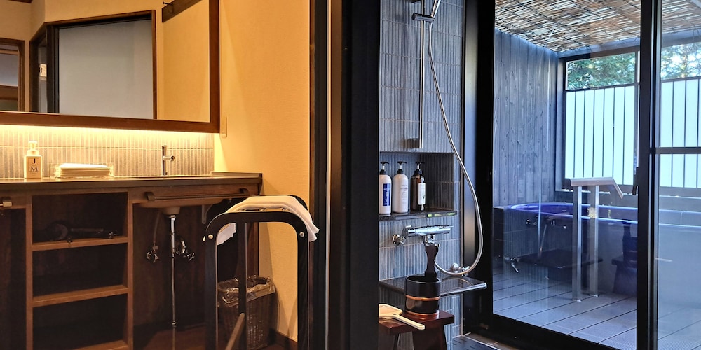 囲炉裏 和洋室　禁煙 バスルームの設備0 | 風の谷の庵