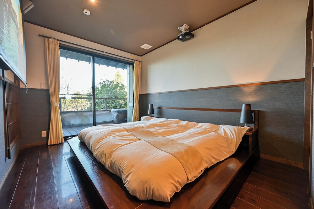 シアタールーム禁煙 客室2 | 風の谷の庵